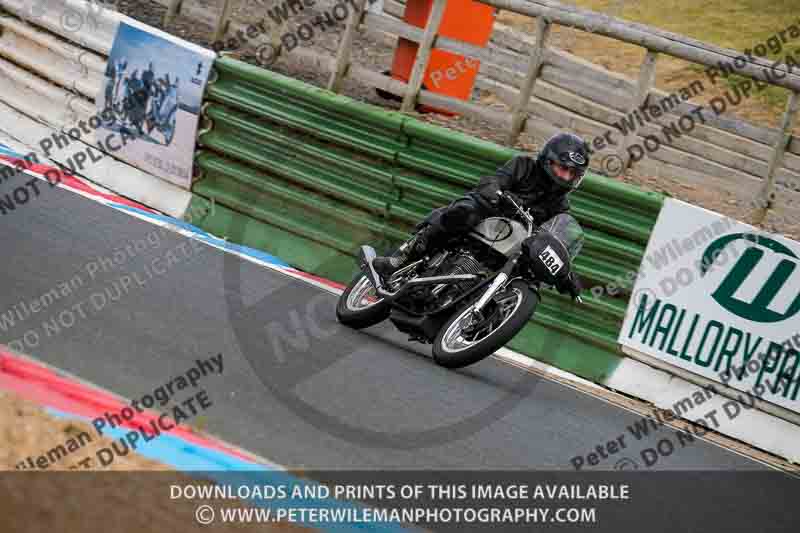 Vintage motorcycle club;eventdigitalimages;mallory park;mallory park trackday photographs;no limits trackdays;peter wileman photography;trackday digital images;trackday photos;vmcc festival 1000 bikes photographs
